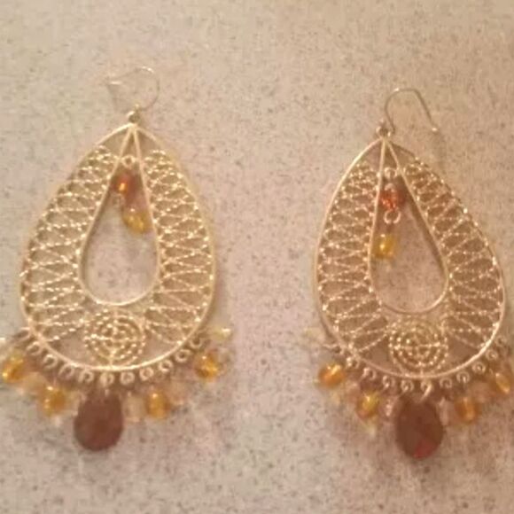 🩷Vintage Goldtone & Beaded CHANDELIER Drop/Dangle Wires PIERCED EARRINGS NWOT - Picture 2 of 3